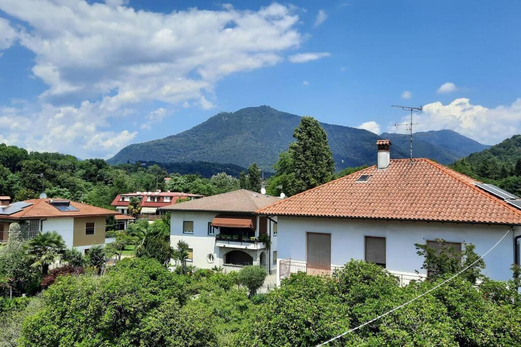Lago Maggiore, Leggiuno, Ampio Appartamento Kültér fotó