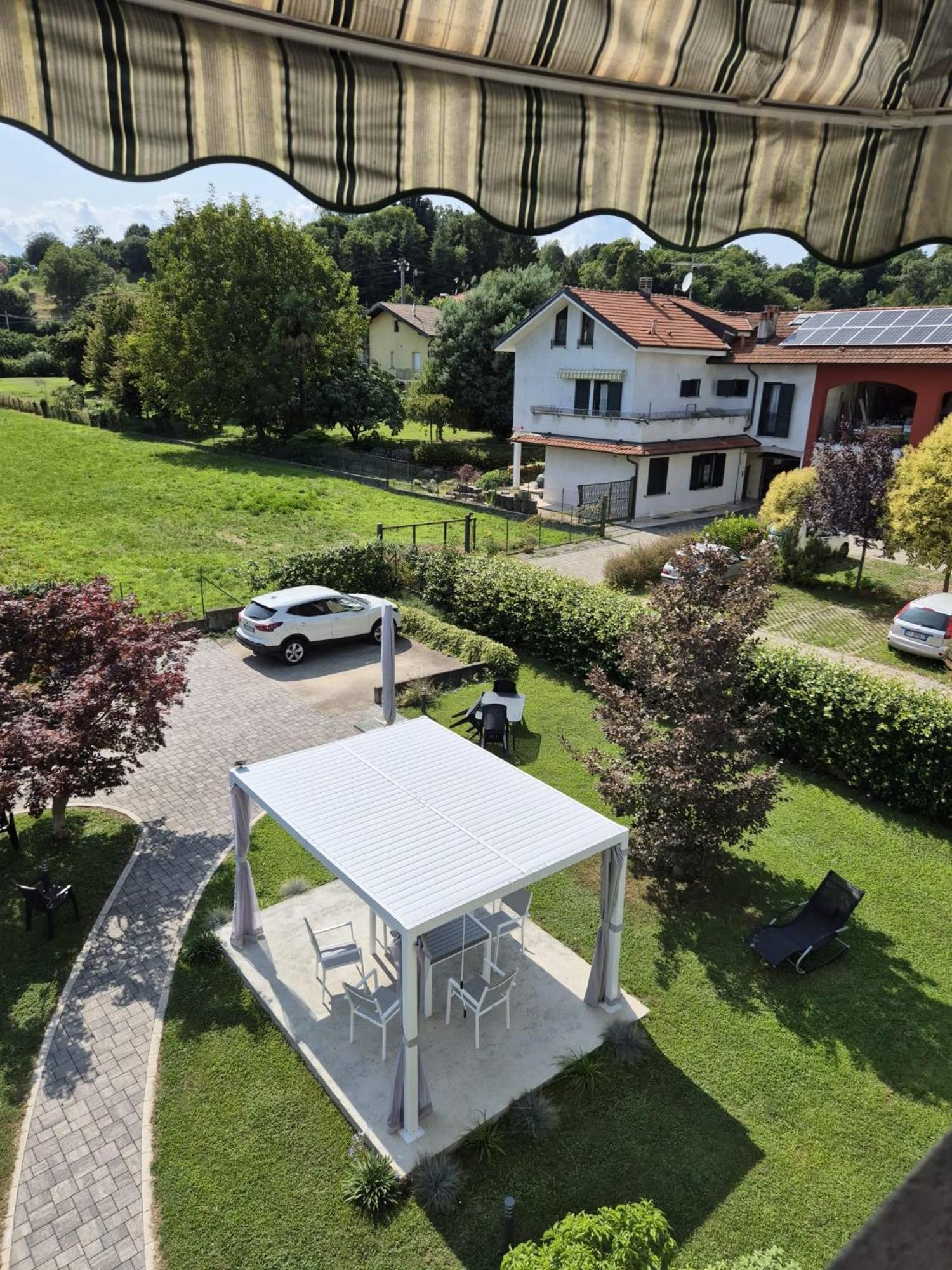 Lago Maggiore, Leggiuno, Ampio Appartamento Kültér fotó