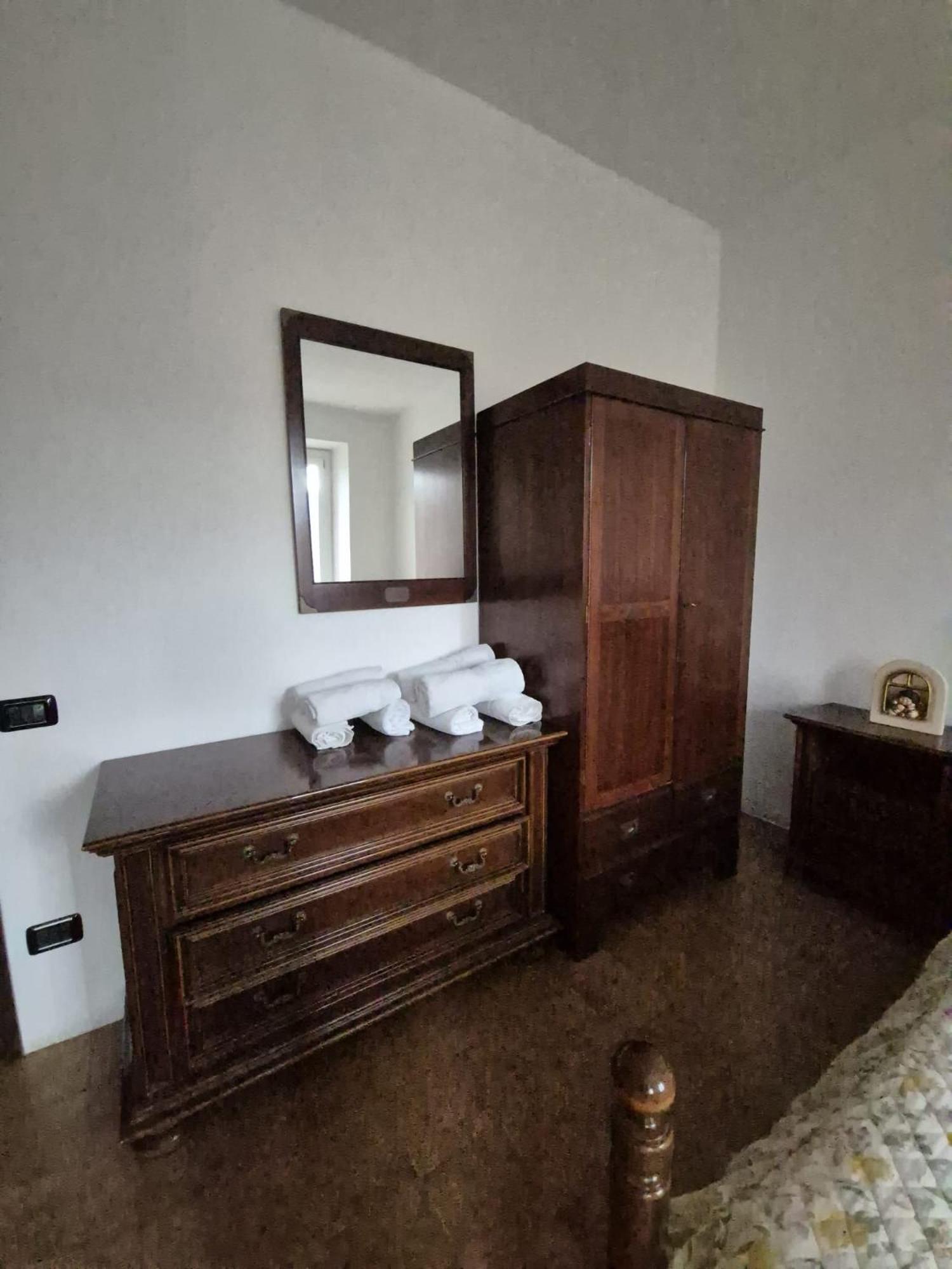 Lago Maggiore, Leggiuno, Ampio Appartamento Kültér fotó